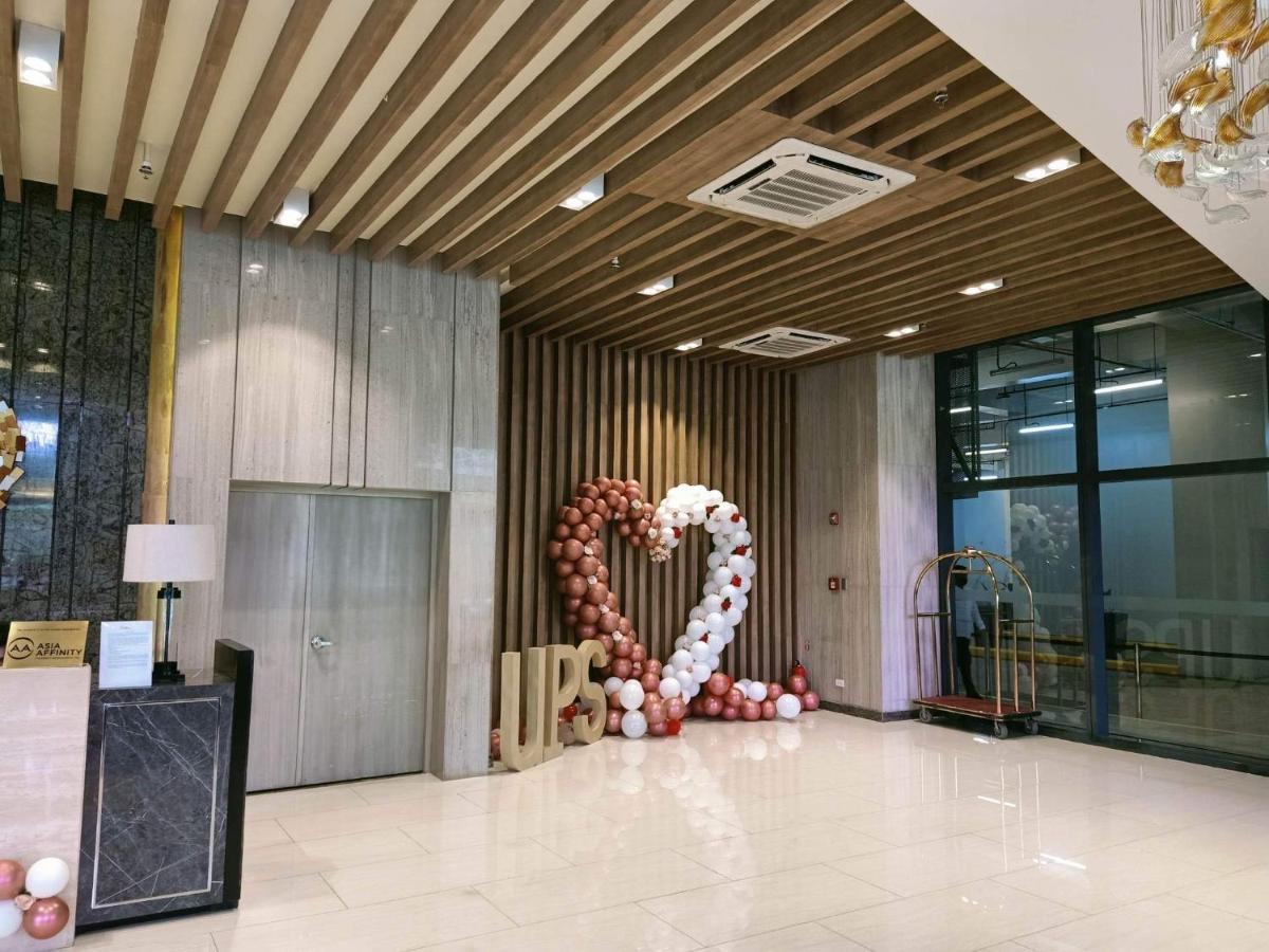 Daniella'S Modern & Cozy Suite In Uptown Bgc Манила Экстерьер фото