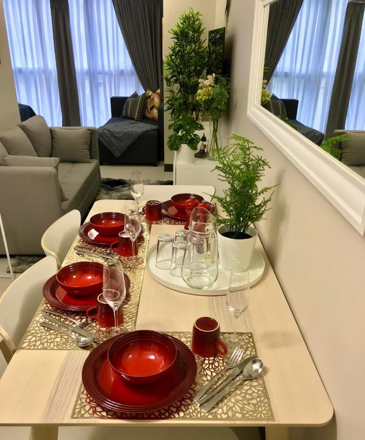 Daniella'S Modern & Cozy Suite In Uptown Bgc Манила Экстерьер фото