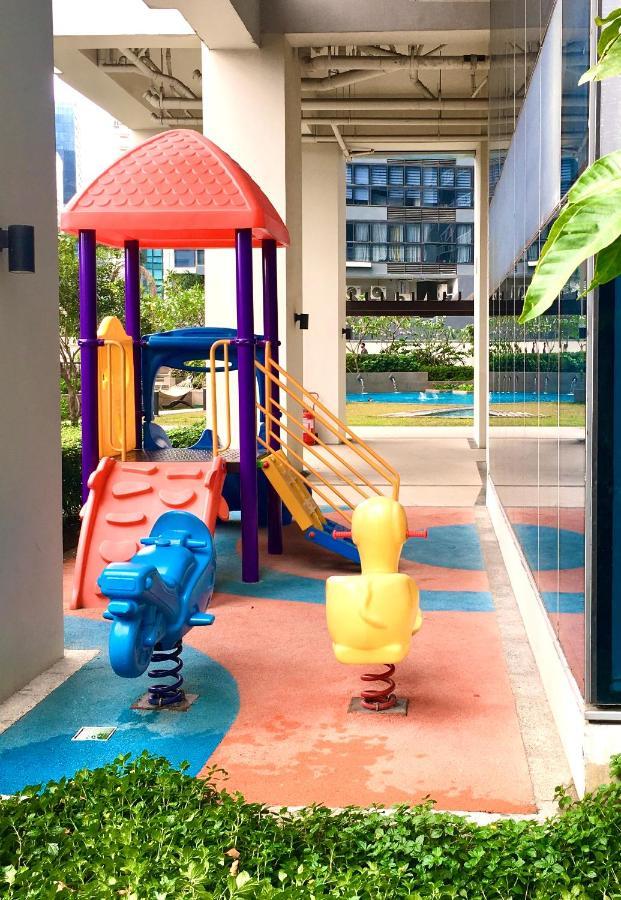 Daniella'S Modern & Cozy Suite In Uptown Bgc Манила Экстерьер фото