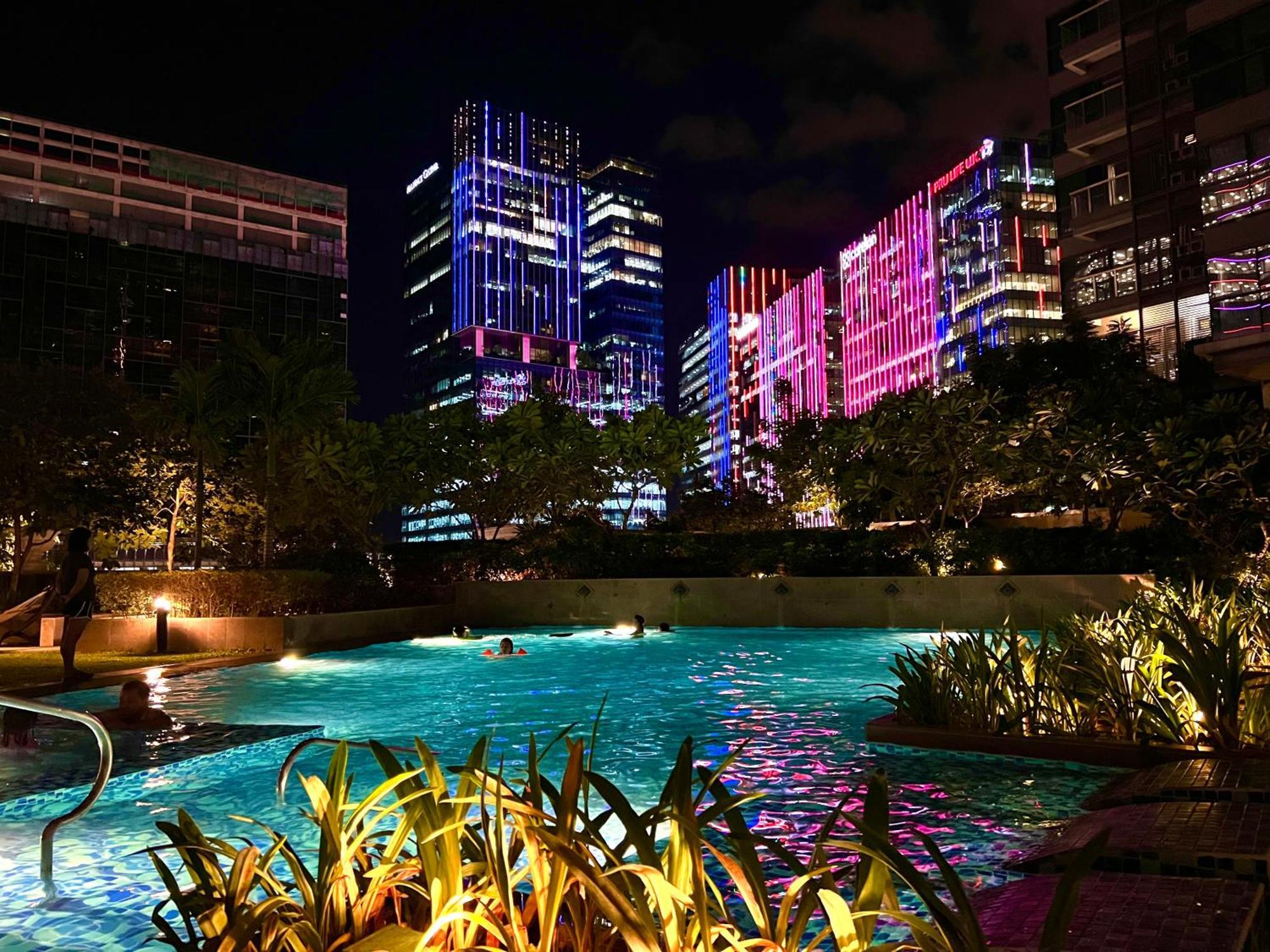 Daniella'S Modern & Cozy Suite In Uptown Bgc Манила Экстерьер фото